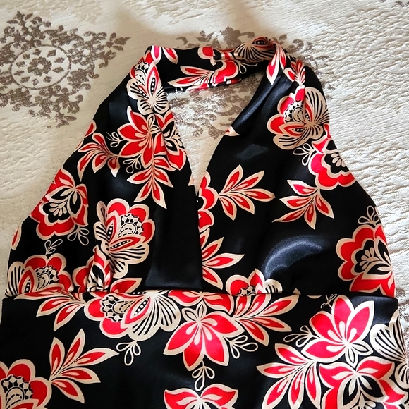 Halter top - Picture 2 of 2